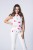 30282 bluzka w kwiaty z falbankami na ramionach