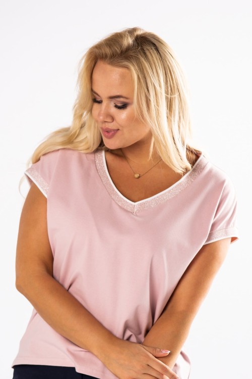 31377 bawełniany t-shirt z dekoltem w serek i brokatową lamówką